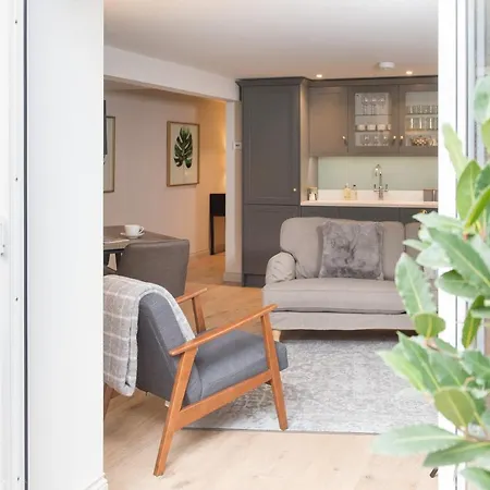 The Burrow By Serviced * Harrogate