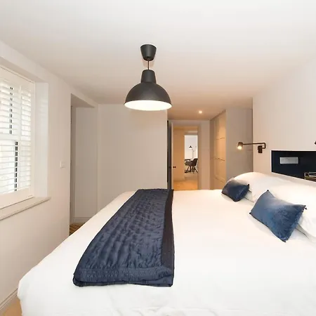 The Burrow By Serviced Apartmán *