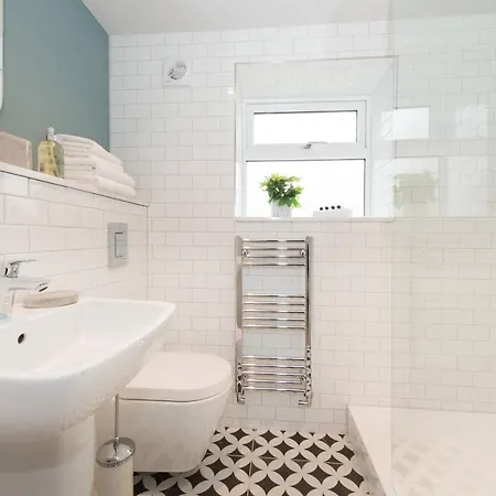 The Burrow By Serviced Apartment